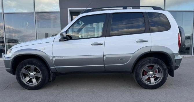 Chevrolet Niva I Рестайлинг с пробегом 2018 года, цена 750 000 рублей, 156150 км, внедорожник, Автокод Объявления