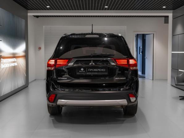 Mitsubishi Outlander III Рестайлинг 2 с пробегом 2016 года, цена 1 745 000 рублей, 156133 км, внедорожник, Автокод Объявления