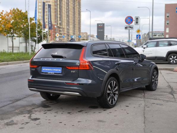 Volvo V60 Cross Country II с пробегом 2023 года, цена 6 250 000 рублей, 39628 км, универсал, Автокод Объявления