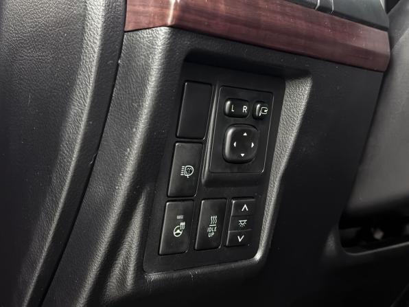 Toyota Land Cruiser Prado 150 Series Рестайлинг 1 с пробегом 2015 года, цена 3 670 000 рублей, 135000 км, внедорожник, Автокод Объявления