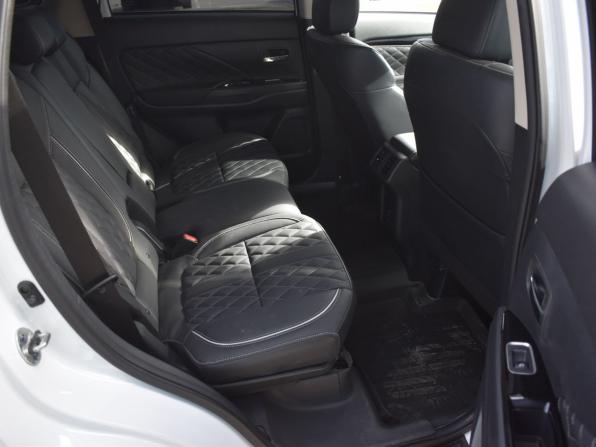 Mitsubishi Outlander III Рестайлинг 3 с пробегом 2022 года, цена 2 775 000 рублей, 23903 км, внедорожник, Автокод Объявления