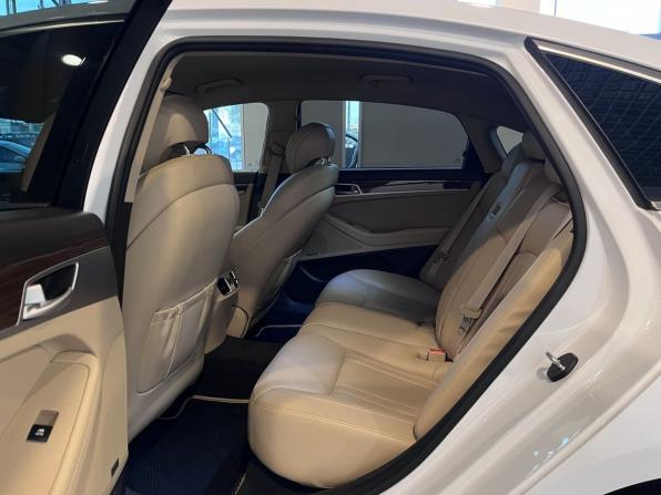 Hyundai Genesis II с пробегом 2014 года, цена 2 275 000 рублей, 106367 км, седан, Автокод Объявления