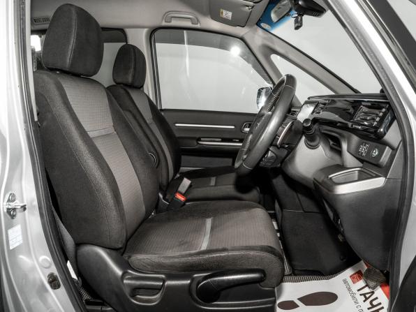 Honda Stepwgn V Рестайлинг с пробегом 2018 года, цена 2 290 000 рублей, 86003 км, минивэн, Автокод Объявления