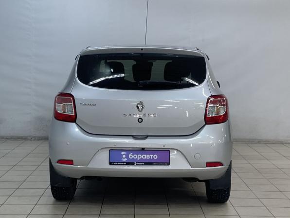 Renault Sandero II с пробегом 2016 года, цена 835 000 рублей, 102906 км, хэтчбек, Автокод Объявления