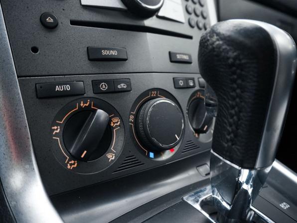 Opel Antara I Рестайлинг с пробегом 2012 года, цена 870 000 рублей, 175000 км, внедорожник, Автокод Объявления