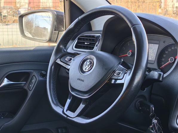 Volkswagen Polo V Рестайлинг с пробегом 2017 года, цена 779 000 рублей, 174456 км, седан, Автокод Объявления