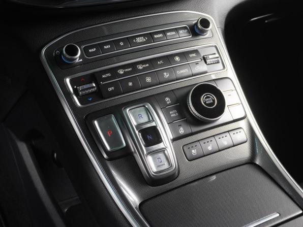 Hyundai Santa Fe IV Рестайлинг с пробегом 2022 года, цена 3 729 000 рублей, 61182 км, внедорожник, Автокод Объявления
