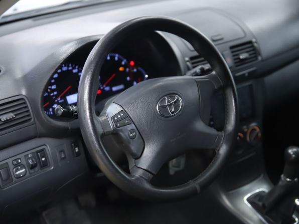 Toyota Avensis II Рестайлинг с пробегом 2007 года, цена 690 000 рублей, 322155 км, седан, Автокод Объявления