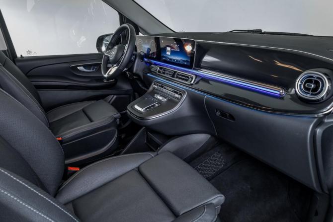 Mercedes-Benz V-Класс III (W447) Рестайлинг 2 с пробегом 2024 года, цена 9 427 500 рублей, 12407 км, минивэн, Автокод Объявления