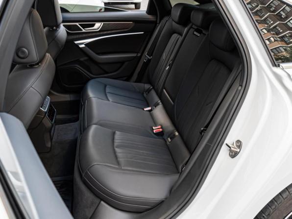 Audi A6 V (C8) Рестайлинг с пробегом 2022 года, цена 5 140 000 рублей, 38865 км, седан, Автокод Объявления
