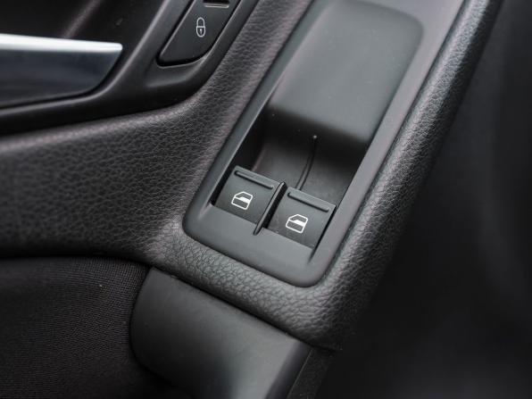 Volkswagen Golf VI с пробегом 2012 года, цена 999 000 рублей, 128100 км, хэтчбек, Автокод Объявления