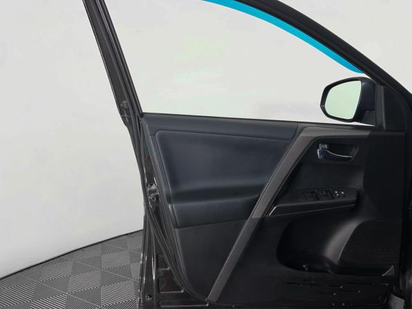 Toyota RAV4 IV (XA40) Рестайлинг с пробегом 2015 года, цена 2 100 000 рублей, 121000 км, внедорожник, Автокод Объявления