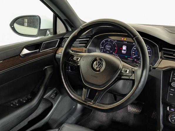 Volkswagen Passat B8 с пробегом 2018 года, цена 2 099 500 рублей, 169000 км, седан, Автокод Объявления