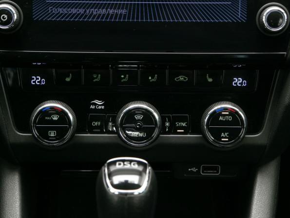 Skoda Octavia III (A7) Рестайлинг с пробегом 2019 года, цена 1 927 000 рублей, 83400 км, лифтбек, Автокод Объявления
