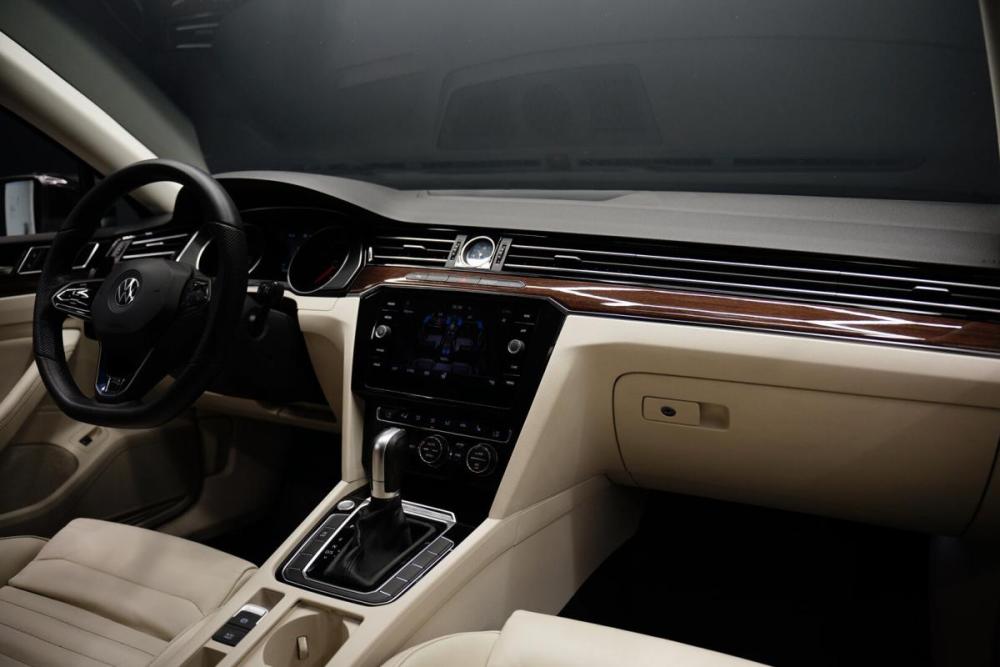 Volkswagen Passat B8 Крым  - изображение 24