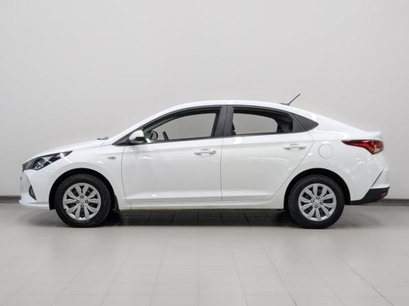 Hyundai Solaris II Рестайлинг с пробегом 2022 года, цена 1 620 000 рублей, 66122 км, седан, Автокод Объявления