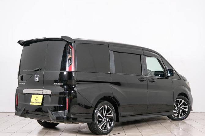 Honda Stepwgn V Рестайлинг с пробегом 2019 года, цена 2 299 000 рублей, 93000 км, минивэн, Автокод Объявления