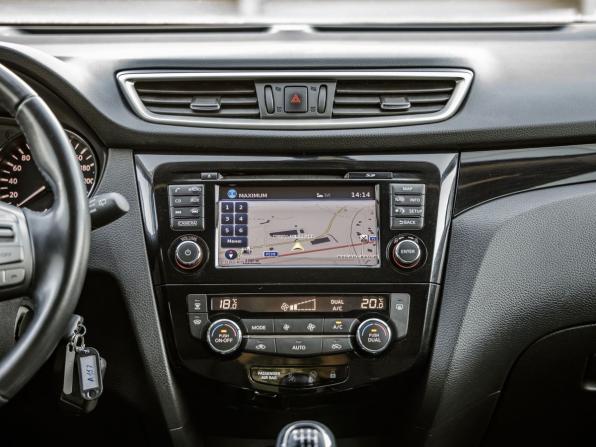 Nissan Qashqai II с пробегом 2017 года, цена 1 698 000 рублей, 111242 км, внедорожник, Автокод Объявления