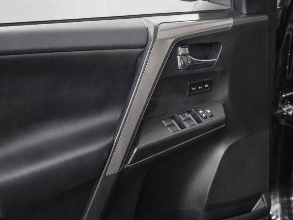 Toyota RAV4 IV (XA40) Рестайлинг с пробегом 2016 года, цена 2 759 000 рублей, 108861 км, внедорожник, Автокод Объявления