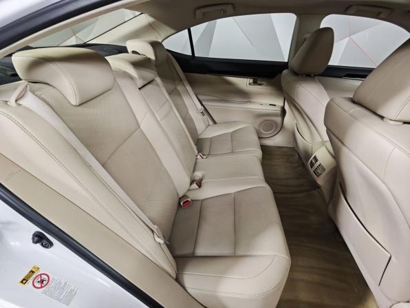 Lexus ES VI с пробегом 2015 года, цена 2 045 000 рублей, 230546 км, седан, Автокод Объявления
