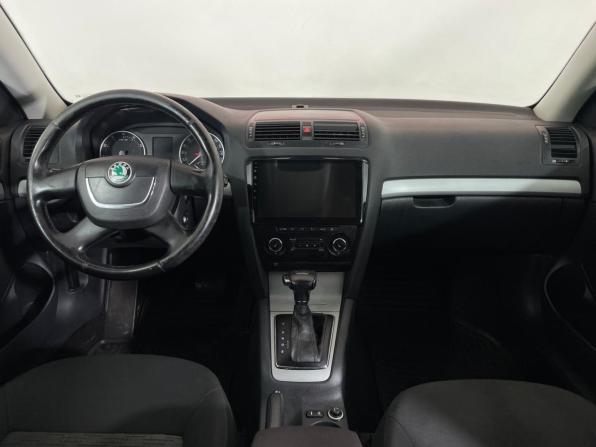 Skoda Octavia II (A5) Рестайлинг с пробегом 2012 года, цена 680 000 рублей, 322540 км, лифтбек, Автокод Объявления