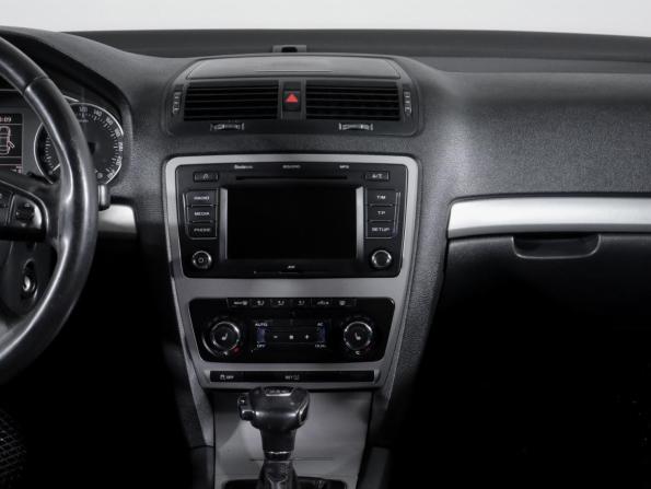 Skoda Octavia II (A5) Рестайлинг с пробегом 2010 года, цена 650 000 рублей, 334339 км, лифтбек, Автокод Объявления