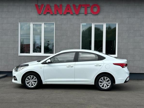 Hyundai Solaris II с пробегом 2019 года, цена 1 325 000 рублей, 120600 км, седан, Автокод Объявления