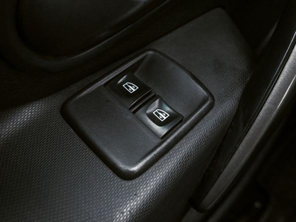 Renault Sandero II Рестайлинг с пробегом 2019 года, цена 1 149 000 рублей, 130360 км, хэтчбек, Автокод Объявления