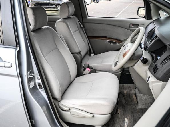 Toyota ISis I Рестайлинг с пробегом 2009 года, цена 1 169 000 рублей, 203036 км, компактвэн, Автокод Объявления