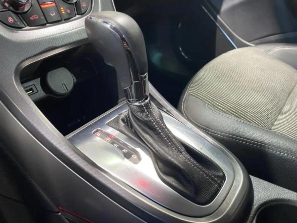 Opel Astra J с пробегом 2011 года, цена 639 000 рублей, 160736 км, хэтчбек, Автокод Объявления