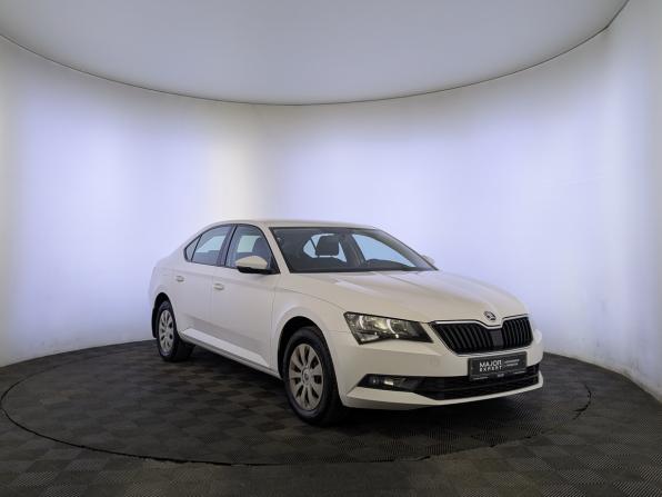 Skoda Superb III с пробегом 2019 года, цена 2 450 000 рублей, 53688 км, лифтбек, Автокод Объявления