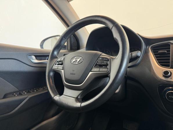 Hyundai Solaris II с пробегом 2020 года, цена 1 340 000 рублей, 156040 км, седан, Автокод Объявления