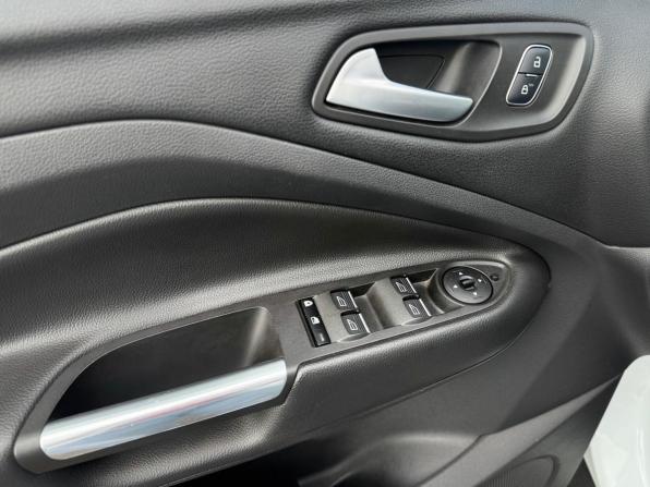 Ford Kuga II Рестайлинг с пробегом 2017 года, цена 1 598 000 рублей, 150162 км, внедорожник, Автокод Объявления