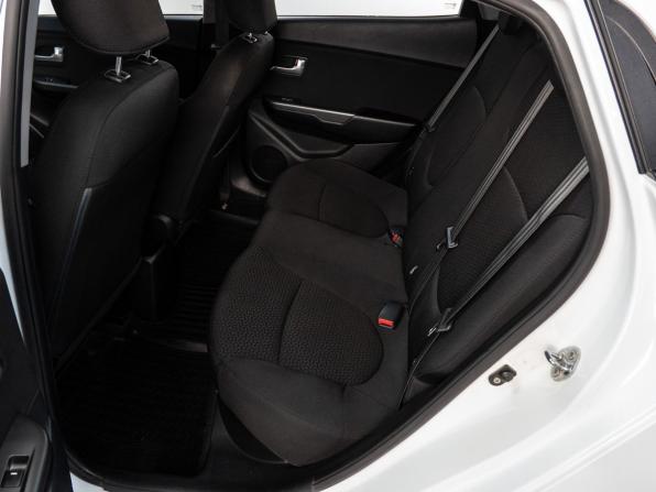 Kia Rio III с пробегом 2014 года, цена 890 000 рублей, 180013 км, седан, Автокод Объявления