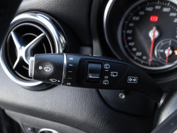 Mercedes-Benz GLA I (X156) Рестайлинг с пробегом 2019 года, цена 2 019 700 рублей, 184505 км, внедорожник, Автокод Объявления