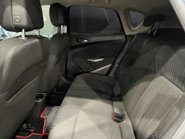 Opel Astra J с пробегом 2011 года, цена 529 000 рублей, 143118 км, хэтчбек, Автокод Объявления