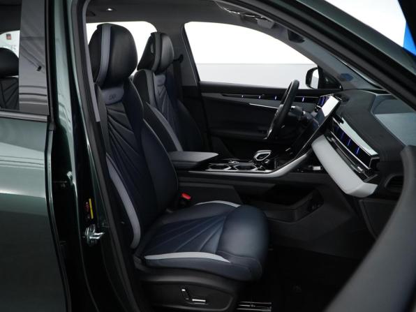 Geely Atlas II с пробегом 2024 года, цена 3 277 050 рублей, 12030 км, внедорожник, Автокод Объявления