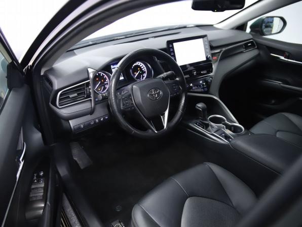 Toyota Camry VIII (XV70) Рестайлинг с пробегом 2021 года, цена 2 190 000 рублей, 279313 км, седан, Автокод Объявления