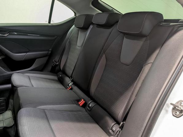Skoda Octavia IV (A8) с пробегом 2021 года, цена 2 410 000 рублей, 39440 км, лифтбек, Автокод Объявления