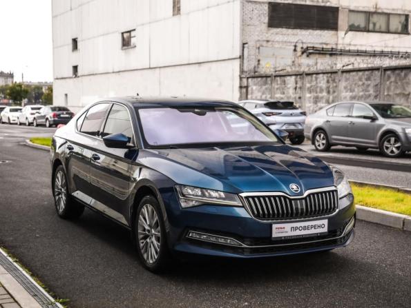 Skoda Superb III Рестайлинг с пробегом 2022 года, цена 3 200 000 рублей, 100015 км, лифтбек, Автокод Объявления