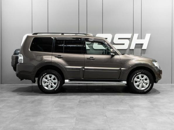 Mitsubishi Pajero IV Рестайлинг 1 с пробегом 2011 года, цена 1 699 000 рублей, 307477 км, внедорожник, Автокод Объявления