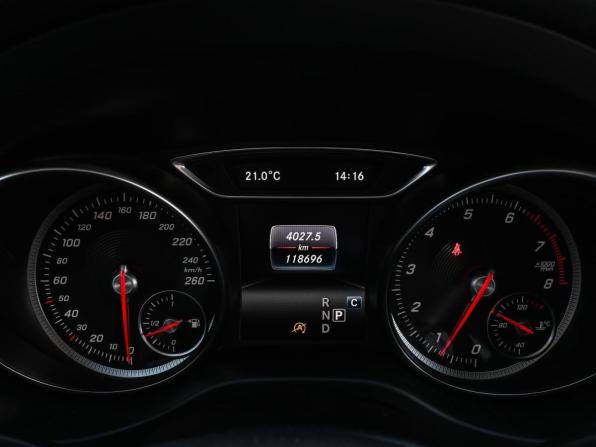 Mercedes-Benz GLA I (X156) Рестайлинг с пробегом 2018 года, цена 2 699 000 рублей, 118696 км, внедорожник, Автокод Объявления