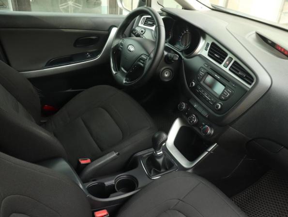 Kia Ceed II с пробегом 2012 года, цена 740 000 рублей, 265248 км, хэтчбек, Автокод Объявления