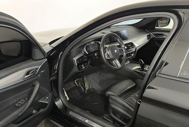 BMW 5 серии VI (F10/F11/F07) Рестайлинг с пробегом 2017 года, цена 3 200 000 рублей, 321444 км, седан, Автокод Объявления