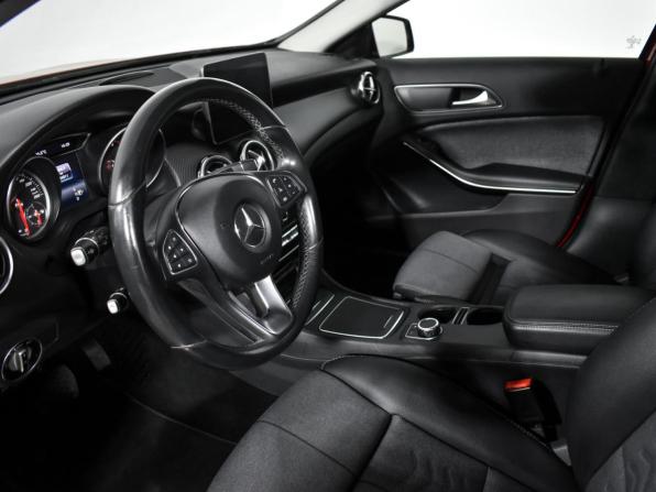 Mercedes-Benz GLA I (X156) с пробегом 2017 года, цена 1 999 900 рублей, 165009 км, внедорожник, Автокод Объявления
