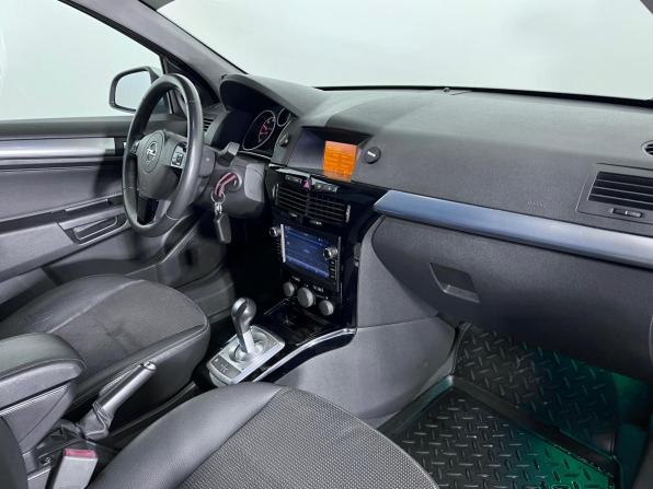 Opel Astra H Рестайлинг с пробегом 2011 года, цена 597 000 рублей, 162356 км, хэтчбек, Автокод Объявления