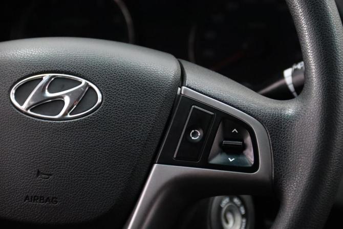 Hyundai Solaris I Рестайлинг с пробегом 2015 года, цена 1 025 250 рублей, 210699 км, седан, Автокод Объявления