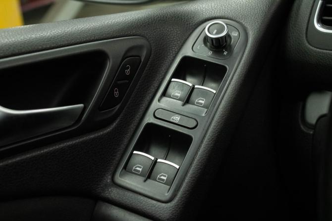 Volkswagen Golf VI с пробегом 2012 года, цена 809 000 рублей, 133793 км, хэтчбек, Автокод Объявления