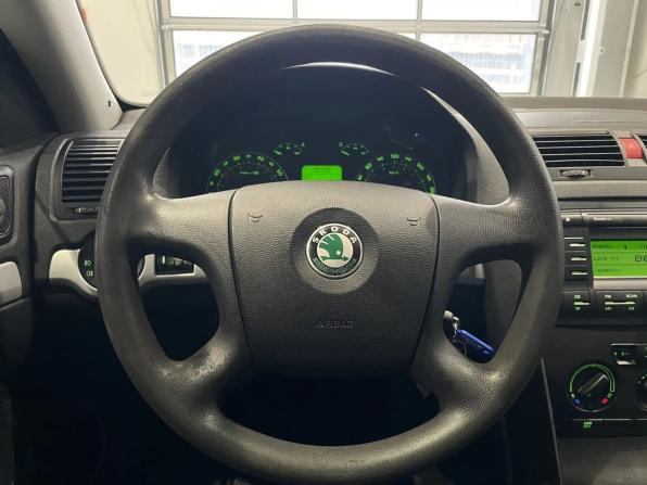 Skoda Octavia II (A5) с пробегом 2008 года, цена 530 000 рублей, 281180 км, лифтбек, Автокод Объявления