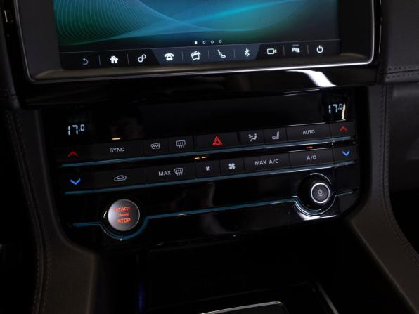 Jaguar F-Pace I с пробегом 2018 года, цена 3 190 000 рублей, 85757 км, внедорожник, Автокод Объявления